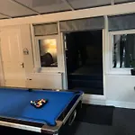 Cheerful Two Bed Home, Free Parking & Pool Table Σπίτι διακοπών Μίντλεσμπρο