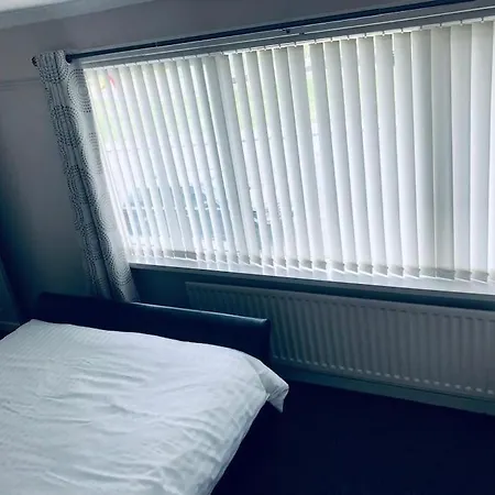 Nyaraló Cheerful Two Bed Home, Free Parking & Pool Table Middlesbrough
