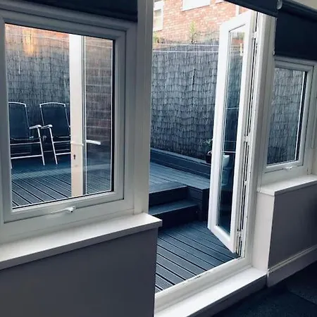 Cheerful Two Bed Home, Free Parking & Pool Table * Middlesbrough