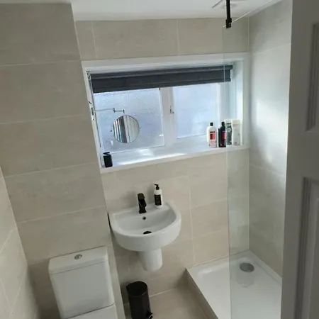 Nyaraló Cheerful Two Bed Home, Free Parking & Pool Table Middlesbrough