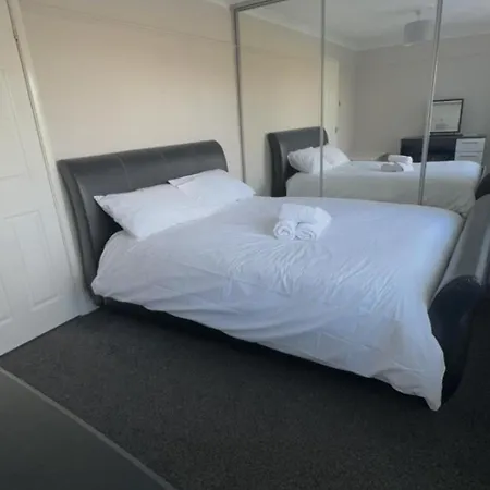 Cheerful Two Bed Home, Free Parking & Pool Table Middlesbrough