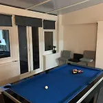 Cheerful Two Bed Home, Free Parking & Pool Table Middlesbrough