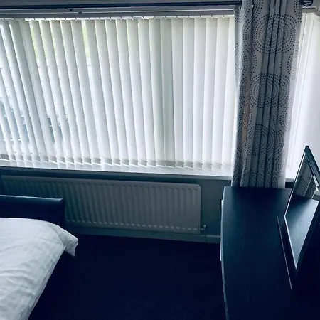 Cheerful Two Bed Home, Free Parking & Pool Table Middlesbrough